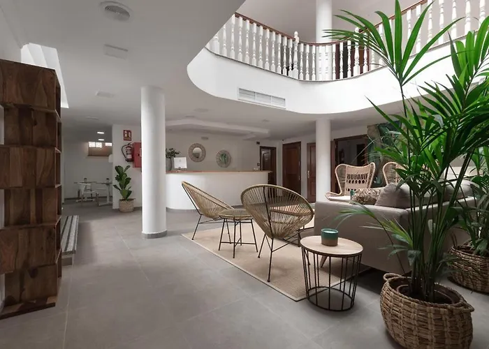 House Hotel *