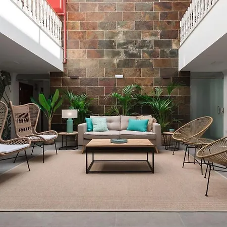 House Hotel