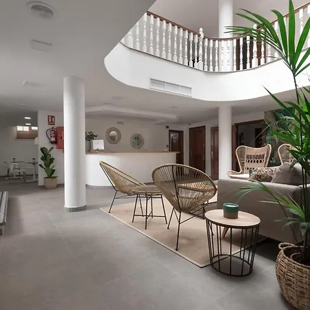 House Hotel *