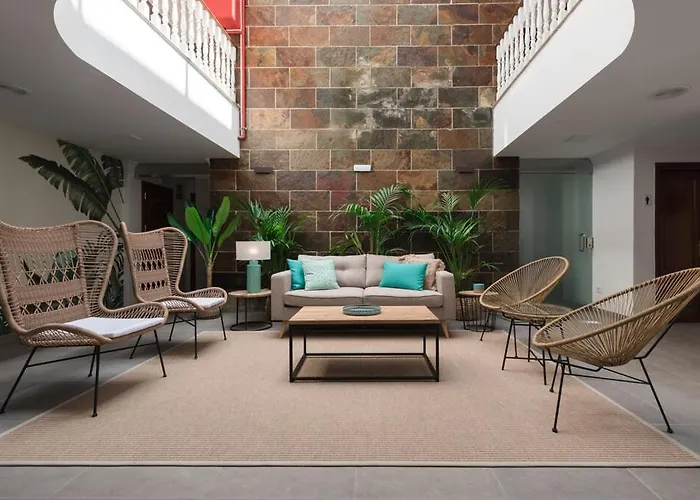 House Hotel